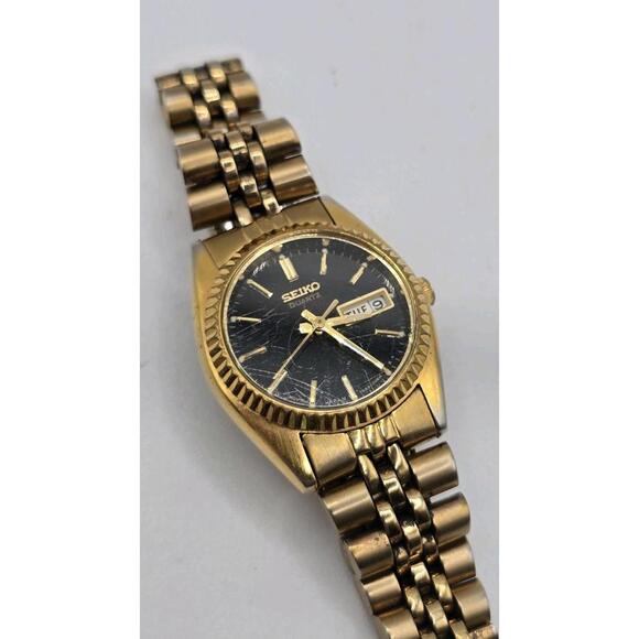 Vintage Seiko Watch Women Gold  Tone Day Date 7N83-0041 New Battery 6.25" - Picture 1 of 8